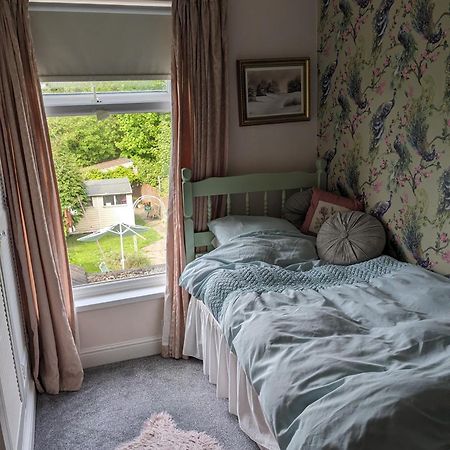 مبيت وإفطار كينغستون أبون هول 6 Trinity Grove Ella Street Hu5 3Bb المظهر الخارجي الصورة